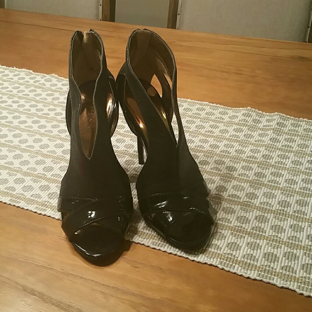 Women's shoes